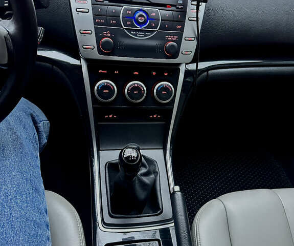 Черный Мазда 6, объемом двигателя 2 л и пробегом 235 тыс. км за 9200 $, фото 11 на Automoto.ua