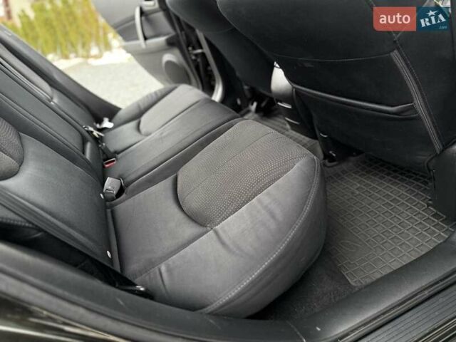 Черный Мазда 6, объемом двигателя 2.2 л и пробегом 250 тыс. км за 6150 $, фото 83 на Automoto.ua