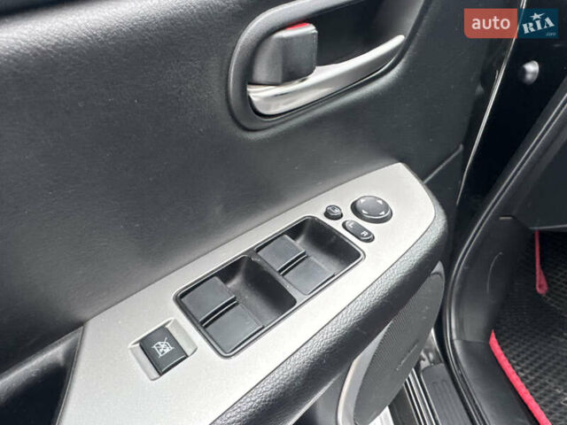 Черный Мазда 6, объемом двигателя 2.15 л и пробегом 225 тыс. км за 6300 $, фото 15 на Automoto.ua