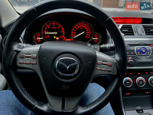Черный Мазда 6, объемом двигателя 2 л и пробегом 235 тыс. км за 9200 $, фото 10 на Automoto.ua