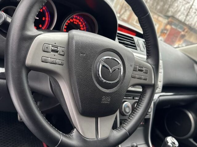 Черный Мазда 6, объемом двигателя 2.1 л и пробегом 225 тыс. км за 6300 $, фото 16 на Automoto.ua