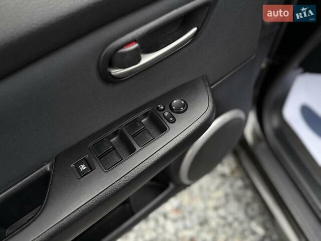 Черный Мазда 6, объемом двигателя 2.2 л и пробегом 250 тыс. км за 6150 $, фото 71 на Automoto.ua