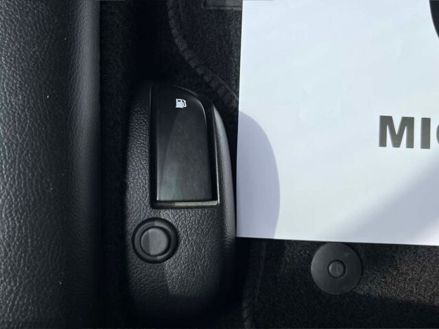 Черный Мазда 6, объемом двигателя 2.2 л и пробегом 286 тыс. км за 7200 $, фото 14 на Automoto.ua