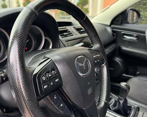 Черный Мазда 6, объемом двигателя 2.2 л и пробегом 320 тыс. км за 7600 $, фото 6 на Automoto.ua