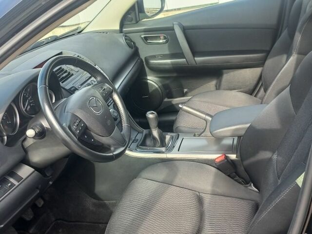 Черный Мазда 6, объемом двигателя 2.2 л и пробегом 242 тыс. км за 3700 $, фото 6 на Automoto.ua