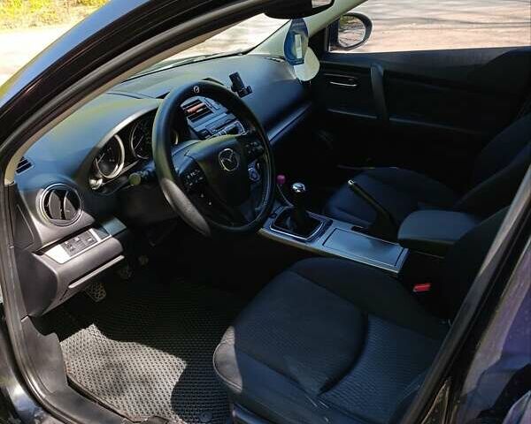 Черный Мазда 6, объемом двигателя 2.18 л и пробегом 282 тыс. км за 7600 $, фото 7 на Automoto.ua