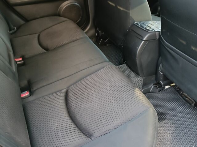 Чорний Мазда 6, об'ємом двигуна 2.2 л та пробігом 300 тис. км за 8200 $, фото 4 на Automoto.ua