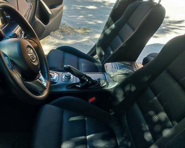 Черный Мазда 6, объемом двигателя 2.19 л и пробегом 197 тыс. км за 12100 $, фото 31 на Automoto.ua