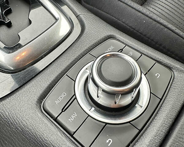 Черный Мазда 6, объемом двигателя 2.2 л и пробегом 266 тыс. км за 10600 $, фото 11 на Automoto.ua