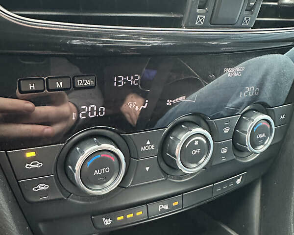 Черный Мазда 6, объемом двигателя 2.2 л и пробегом 266 тыс. км за 10600 $, фото 16 на Automoto.ua