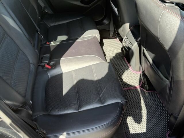 Черный Мазда 6, объемом двигателя 2.2 л и пробегом 272 тыс. км за 12500 $, фото 22 на Automoto.ua