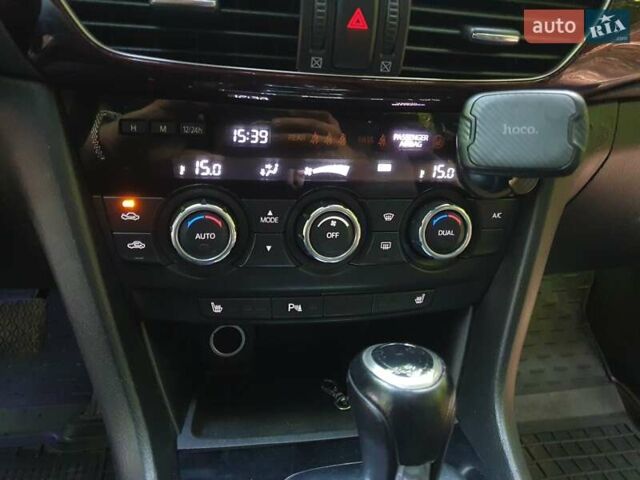 Черный Мазда 6, объемом двигателя 2.19 л и пробегом 291 тыс. км за 11800 $, фото 8 на Automoto.ua