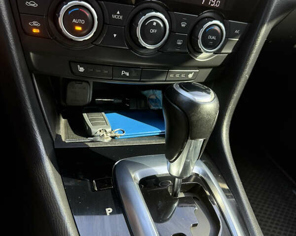 Черный Мазда 6, объемом двигателя 2.2 л и пробегом 272 тыс. км за 12500 $, фото 32 на Automoto.ua