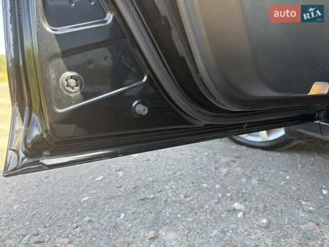 Черный Мазда 6, объемом двигателя 2.2 л и пробегом 272 тыс. км за 12500 $, фото 17 на Automoto.ua