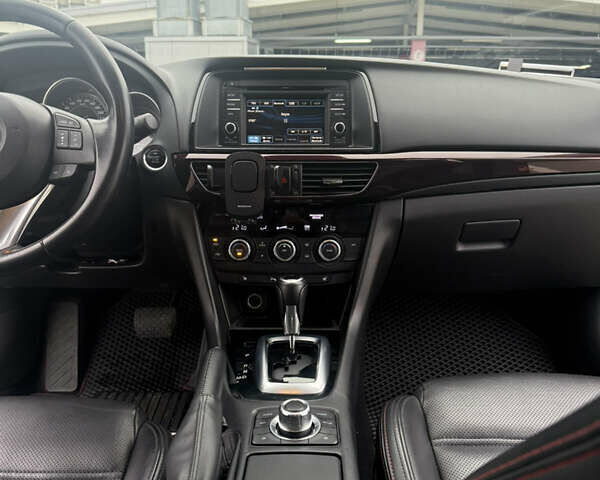 Черный Мазда 6, объемом двигателя 2.19 л и пробегом 261 тыс. км за 11000 $, фото 16 на Automoto.ua