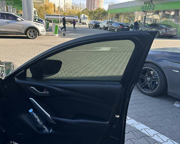 Черный Мазда 6, объемом двигателя 2.18 л и пробегом 256 тыс. км за 12200 $, фото 15 на Automoto.ua