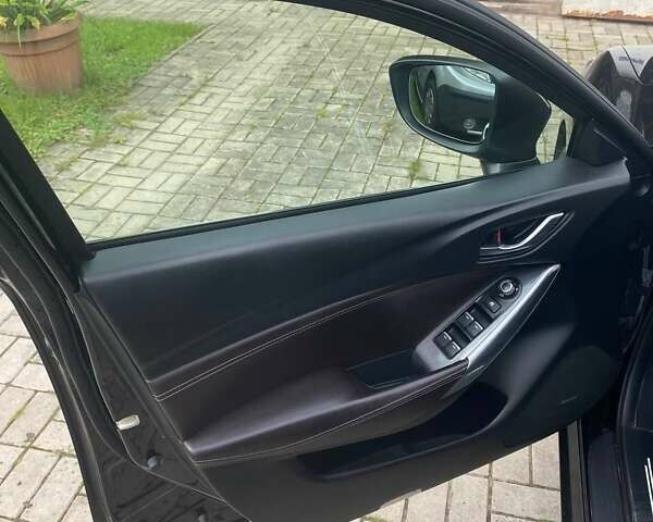 Черный Мазда 6, объемом двигателя 2.19 л и пробегом 270 тыс. км за 11100 $, фото 3 на Automoto.ua