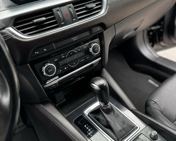 Черный Мазда 6, объемом двигателя 2.2 л и пробегом 173 тыс. км за 14200 $, фото 33 на Automoto.ua