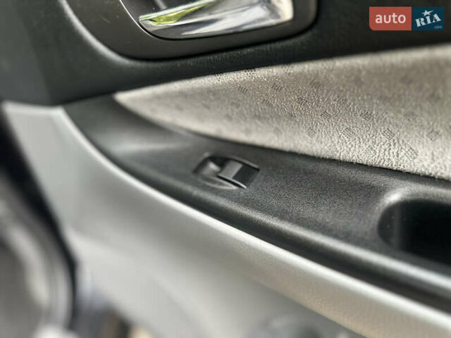 Черный Мазда 6, объемом двигателя 1.8 л и пробегом 230 тыс. км за 3650 $, фото 35 на Automoto.ua