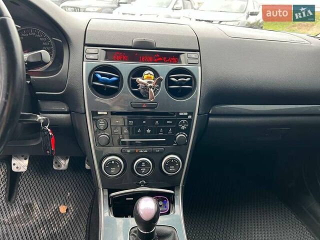 Чорний Мазда 6, об'ємом двигуна 2 л та пробігом 285 тис. км за 3240 $, фото 24 на Automoto.ua