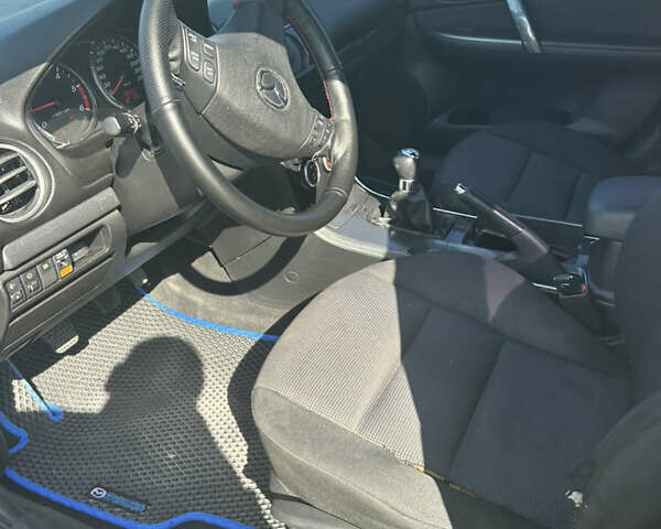 Чорний Мазда 6, об'ємом двигуна 2 л та пробігом 366 тис. км за 3800 $, фото 9 на Automoto.ua