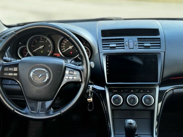 Черный Мазда 6, объемом двигателя 2 л и пробегом 199 тыс. км за 6500 $, фото 5 на Automoto.ua