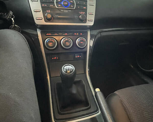 Черный Мазда 6, объемом двигателя 2 л и пробегом 274 тыс. км за 7200 $, фото 9 на Automoto.ua