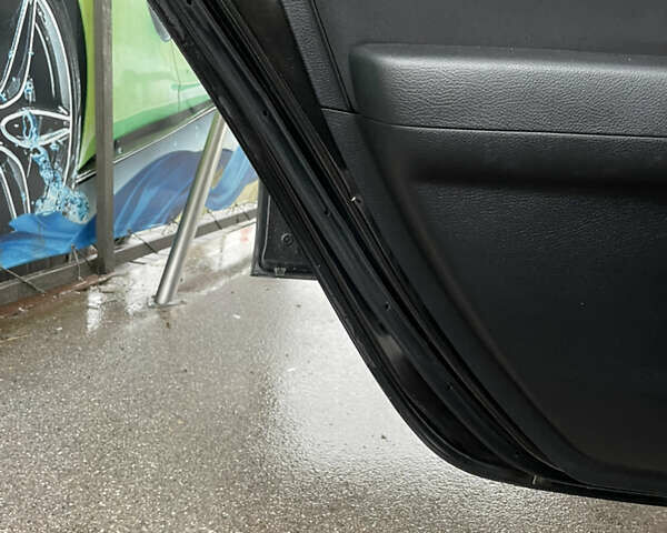 Черный Мазда 6, объемом двигателя 2 л и пробегом 274 тыс. км за 7200 $, фото 15 на Automoto.ua