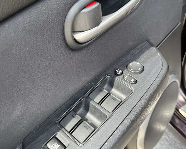Фиолетовый Мазда 6, объемом двигателя 2 л и пробегом 230 тыс. км за 9500 $, фото 23 на Automoto.ua
