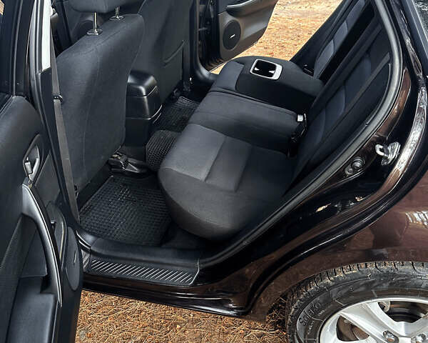 Фиолетовый Мазда 6, объемом двигателя 2 л и пробегом 274 тыс. км за 5300 $, фото 25 на Automoto.ua