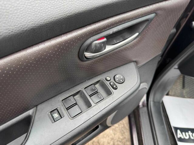 Фіолетовий Мазда 6, об'ємом двигуна 2 л та пробігом 280 тис. км за 6400 $, фото 16 на Automoto.ua