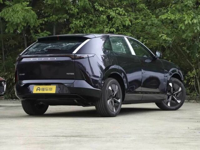 Фиолетовый Мазда 6, объемом двигателя 1.5 л и пробегом 1 тыс. км за 35500 $, фото 3 на Automoto.ua