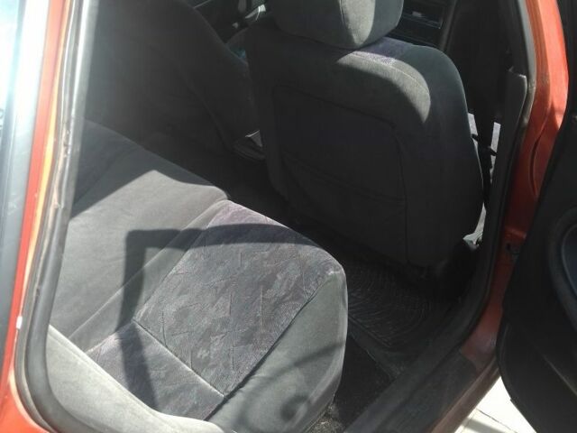 Красный Мазда 6, объемом двигателя 1.8 л и пробегом 294 тыс. км за 1500 $, фото 3 на Automoto.ua