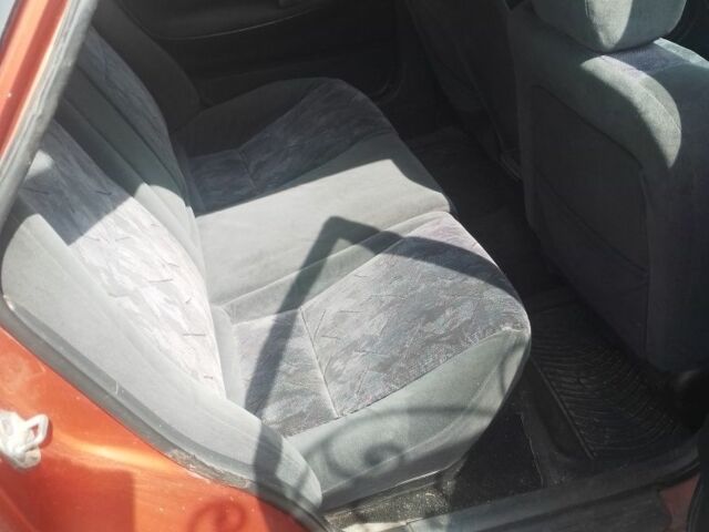 Красный Мазда 6, объемом двигателя 1.8 л и пробегом 294 тыс. км за 1500 $, фото 4 на Automoto.ua