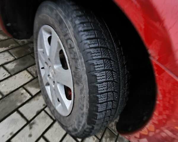 Красный Мазда 6, объемом двигателя 2 л и пробегом 248 тыс. км за 3900 $, фото 12 на Automoto.ua