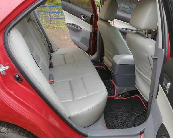 Червоний Мазда 6, об'ємом двигуна 2 л та пробігом 300 тис. км за 3000 $, фото 5 на Automoto.ua