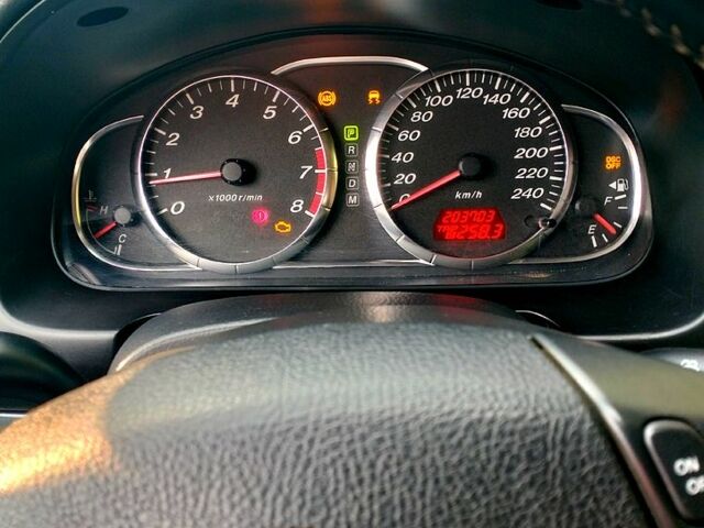 Красный Мазда 6, объемом двигателя 2 л и пробегом 203 тыс. км за 3650 $, фото 4 на Automoto.ua