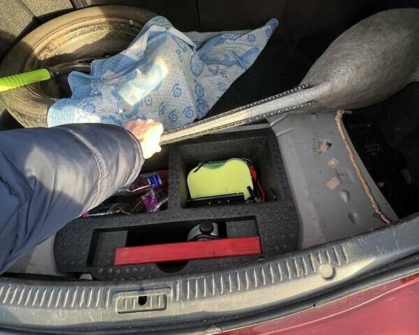 Красный Мазда 6, объемом двигателя 2 л и пробегом 231 тыс. км за 7100 $, фото 10 на Automoto.ua