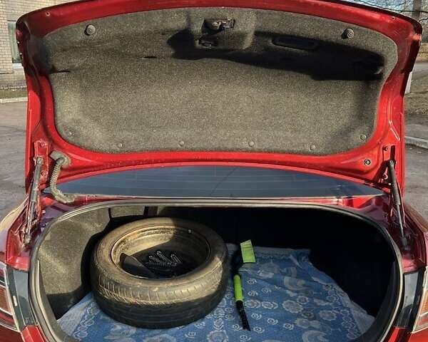 Красный Мазда 6, объемом двигателя 2 л и пробегом 231 тыс. км за 7100 $, фото 11 на Automoto.ua