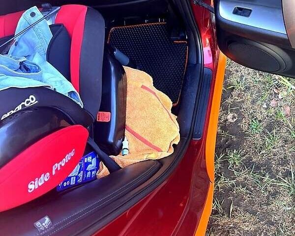 Червоний Мазда 6, об'ємом двигуна 2.5 л та пробігом 240 тис. км за 6200 $, фото 9 на Automoto.ua