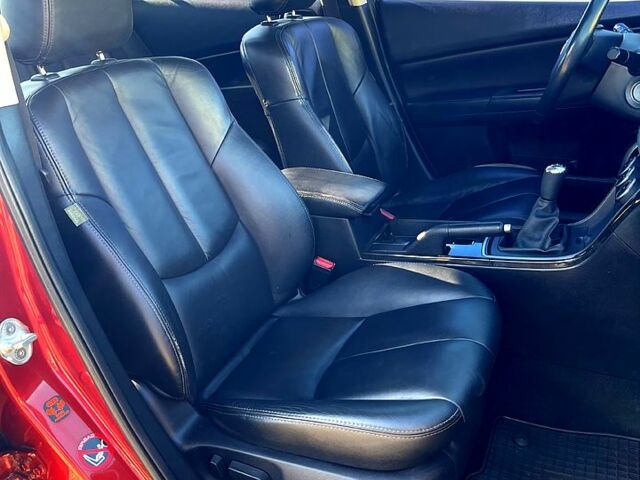 Красный Мазда 6, объемом двигателя 2 л и пробегом 203 тыс. км за 5550 $, фото 5 на Automoto.ua