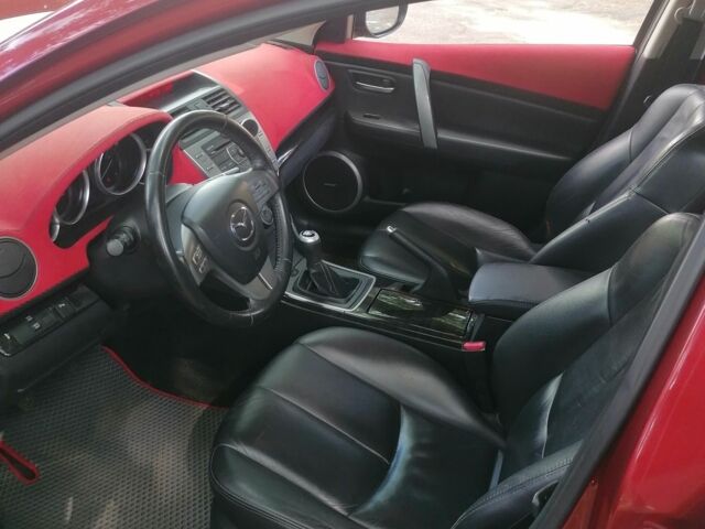 Красный Мазда 6, объемом двигателя 2.5 л и пробегом 220 тыс. км за 6000 $, фото 3 на Automoto.ua