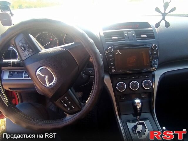 Красный Мазда 6, объемом двигателя 2 л и пробегом 165 тыс. км за 8200 $, фото 3 на Automoto.ua