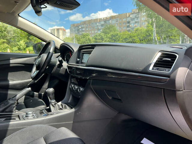 Красный Мазда 6, объемом двигателя 2 л и пробегом 106 тыс. км за 9999 $, фото 9 на Automoto.ua