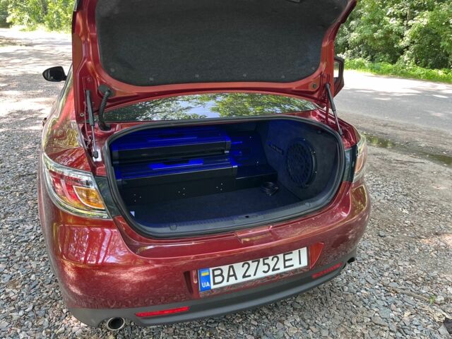 Красный Мазда 6, объемом двигателя 2 л и пробегом 103 тыс. км за 9000 $, фото 7 на Automoto.ua