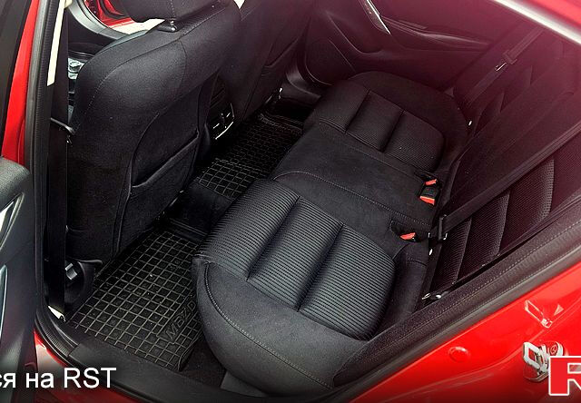 Красный Мазда 6, объемом двигателя 2 л и пробегом 170 тыс. км за 12500 $, фото 7 на Automoto.ua