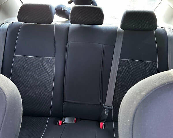 Красный Мазда 6, объемом двигателя 2 л и пробегом 204 тыс. км за 13000 $, фото 10 на Automoto.ua