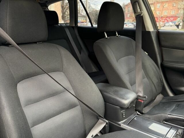 Червоний Мазда 6, об'ємом двигуна 1.8 л та пробігом 301 тис. км за 5250 $, фото 16 на Automoto.ua