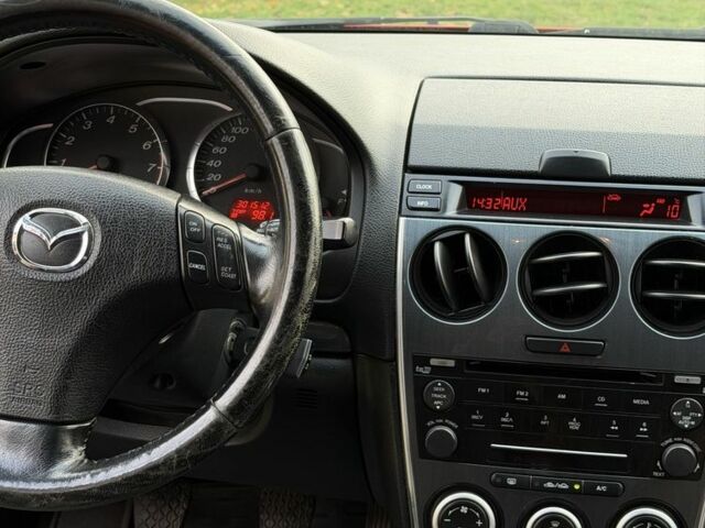 Червоний Мазда 6, об'ємом двигуна 1.8 л та пробігом 301 тис. км за 5250 $, фото 9 на Automoto.ua