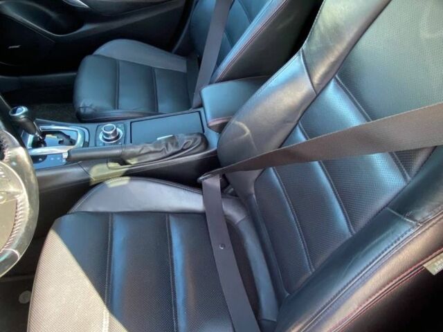 Красный Мазда 6, объемом двигателя 2 л и пробегом 275 тыс. км за 10100 $, фото 4 на Automoto.ua
